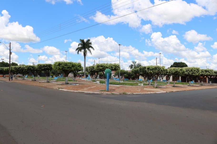 PRAÇA DO BAIRRO TIRADENTES – JOSAFÁ LORENA