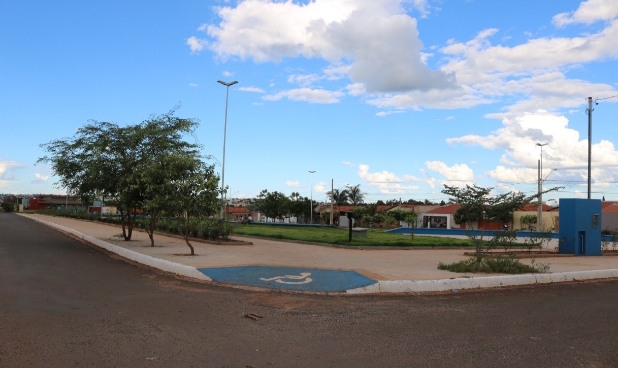 PRAÇA DO BAIRRO SANTA ROSA