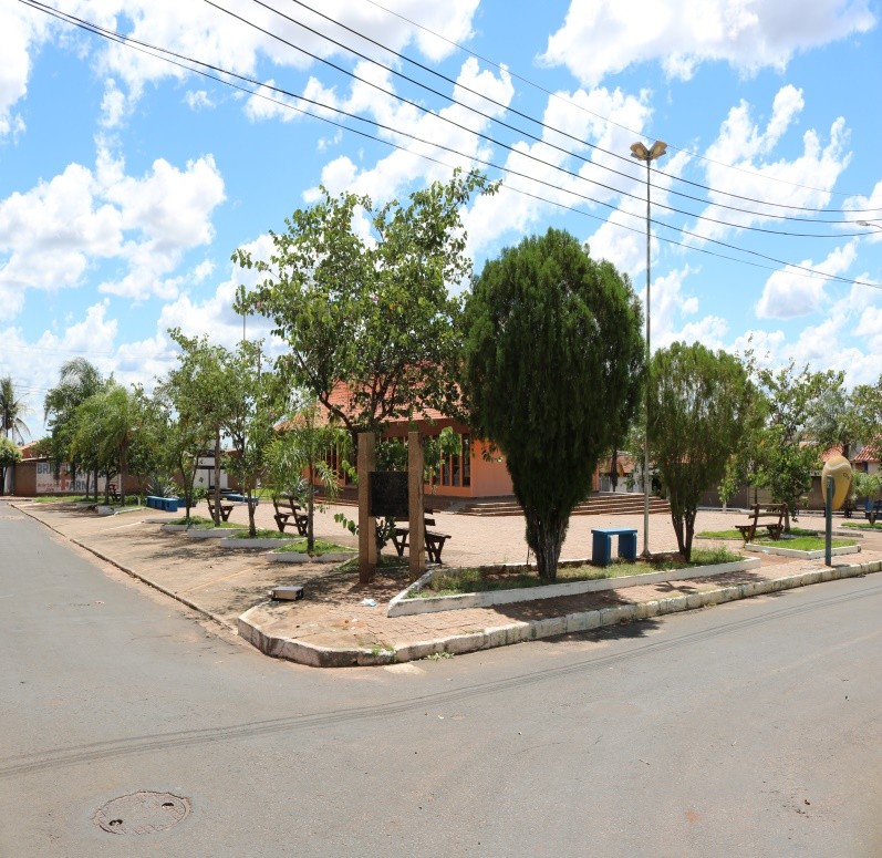 PRAÇA DO BAIRRO NEWTON CARDOSO – HAMILTON BALBO